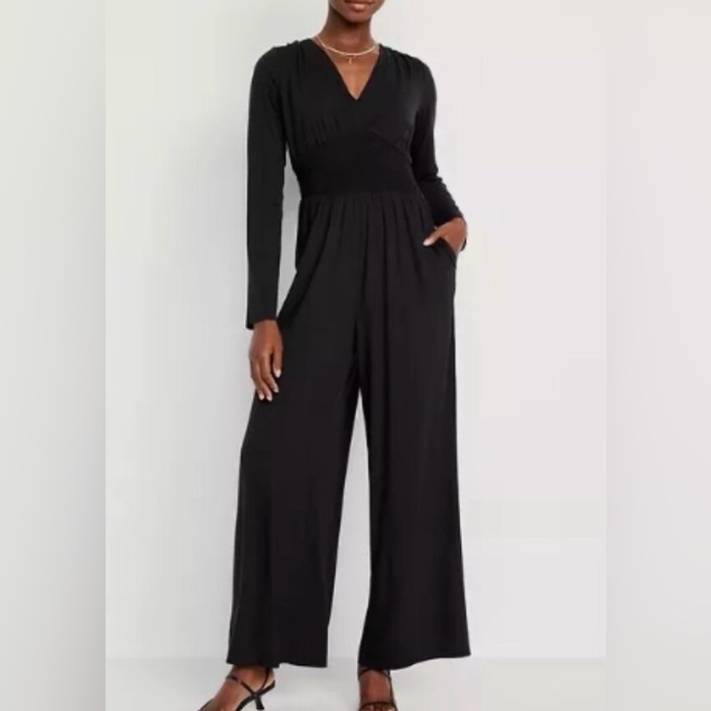 Old Navy Elegant Black V-Neck Jumpsuit